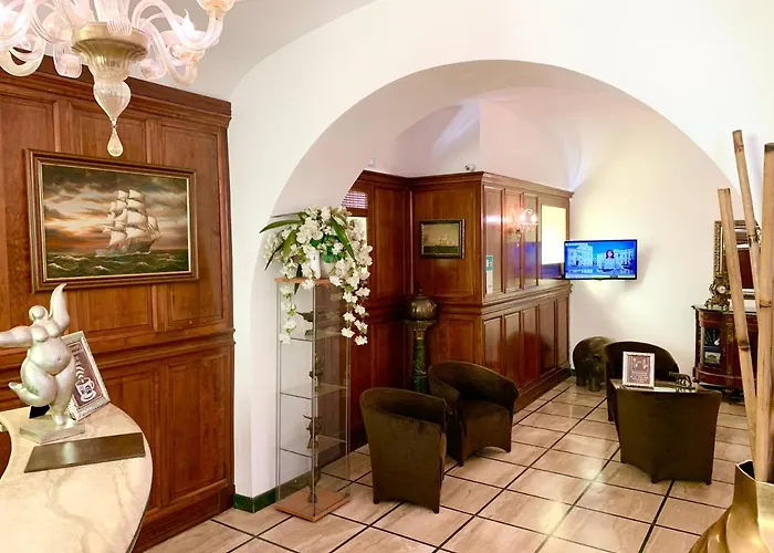 레지나 마르게리타 호텔 3*